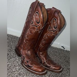 Cowboy boots, never worn, super cute, size: 8 1/2, brand is circle g.